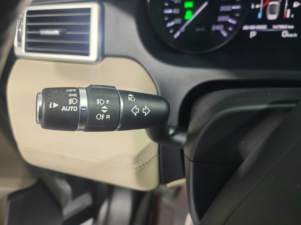 LAND-ROVER Discovery Sport 2.0L TD4 4×4 Pure