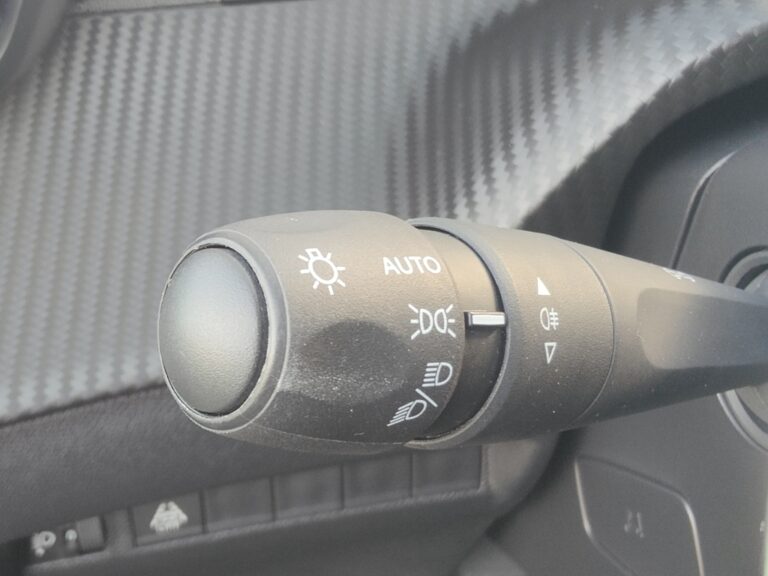 PEUGEOT 2008 Allure Pack Puretech 130 SS EAT8