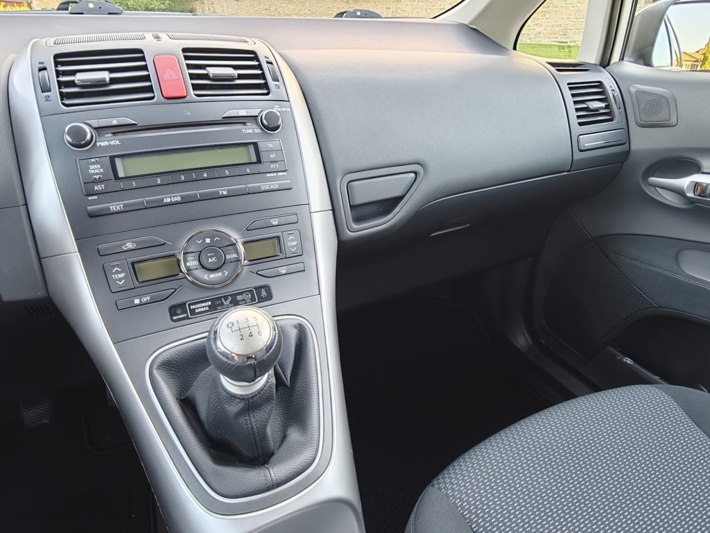 TOYOTA AURIS 1.4D-4D DPF ACTIVE 90cv