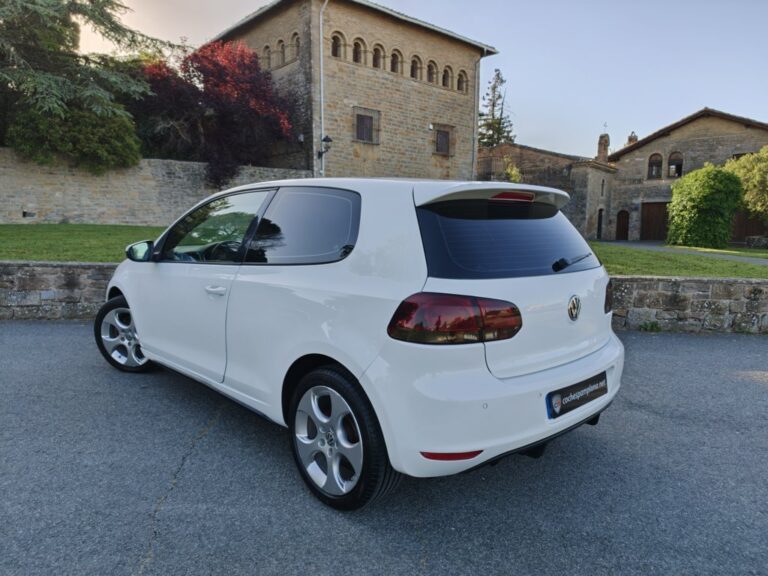 VW GOLF 1.6TDI DPF SPORT 3PT 105CV