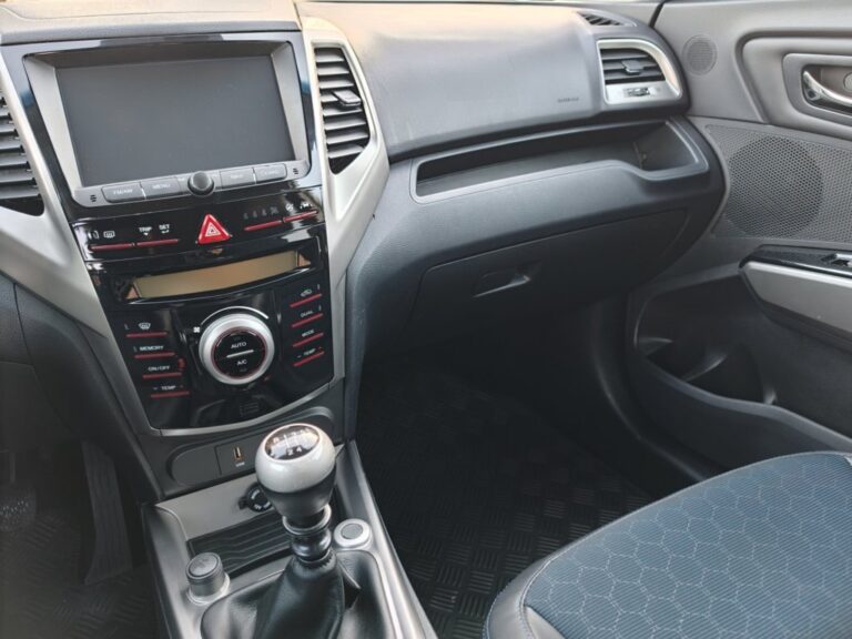 SSANGYONG TIVOLI D1.6T LIMITED 4×2 115cv