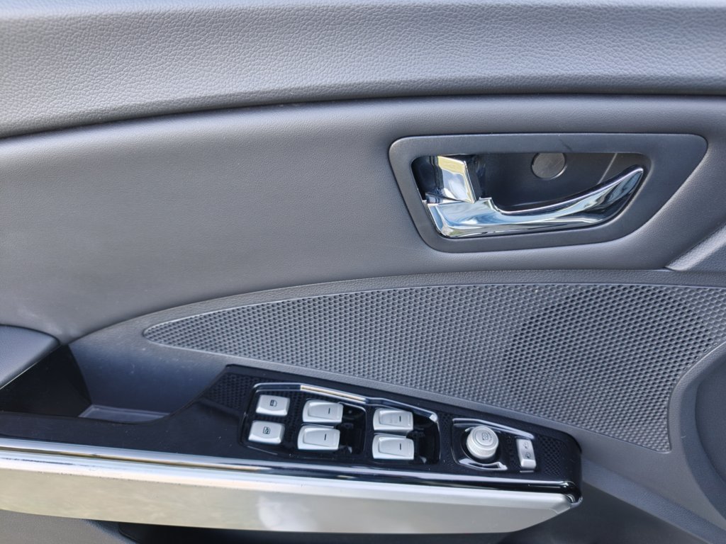 SSANGYONG TIVOLI D1.6T LIMITED 4×2 115cv