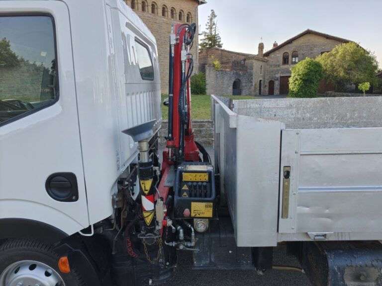 NISSAN CABSTAR 3512 2.5DCI BASCULANTE GRUA 122CV