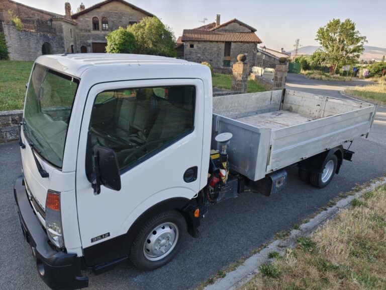NISSAN CABSTAR 3512 2.5DCI BASCULANTE GRUA 122CV