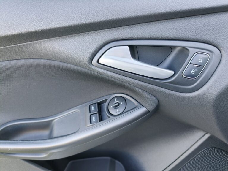 FORD FOCUS 1.6TI-VCT PowerShift TREND AUT 125cv