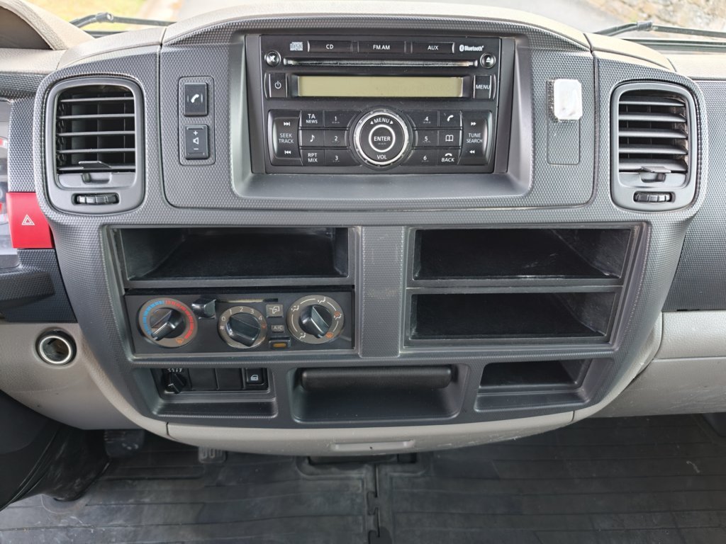 NISSAN CABSTAR 3512 2.5DCI BASCULANTE GRUA 122CV