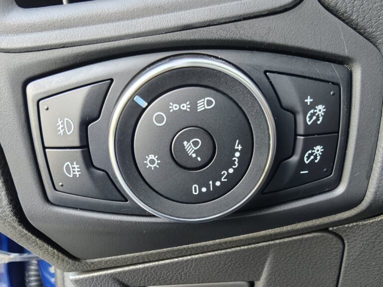 FORD FOCUS 1.6TI-VCT PowerShift TREND AUT 125cv