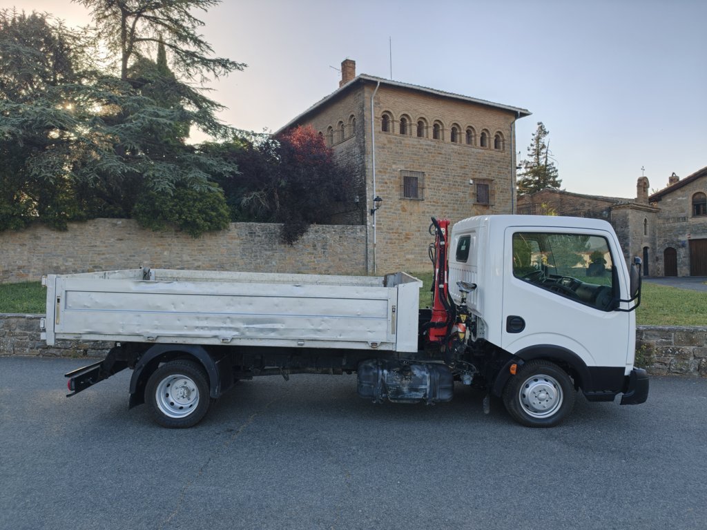 NISSAN CABSTAR 3512 2.5DCI BASCULANTE GRUA 122CV