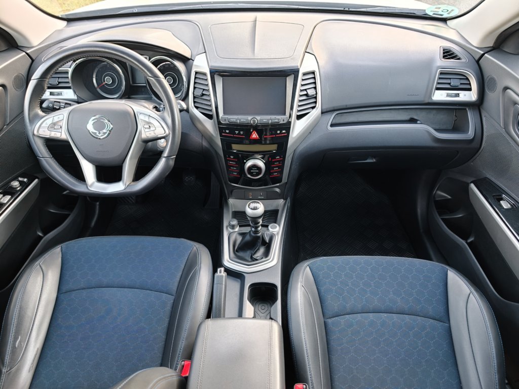 SSANGYONG TIVOLI D1.6T LIMITED 4×2 115cv