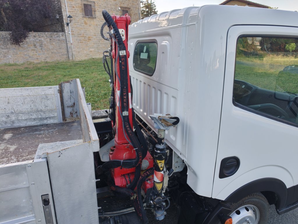 NISSAN CABSTAR 3512 2.5DCI BASCULANTE GRUA 122CV
