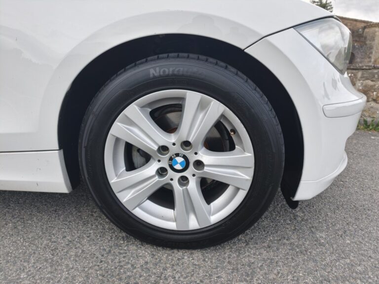 BMW 116i 2.0 ESSENCE 122cv