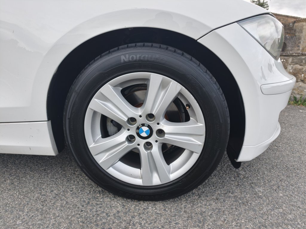 BMW 116i 2.0 ESSENCE 122cv
