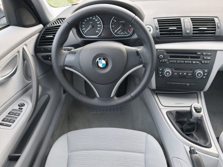 BMW 116i 2.0 ESSENCE 122cv