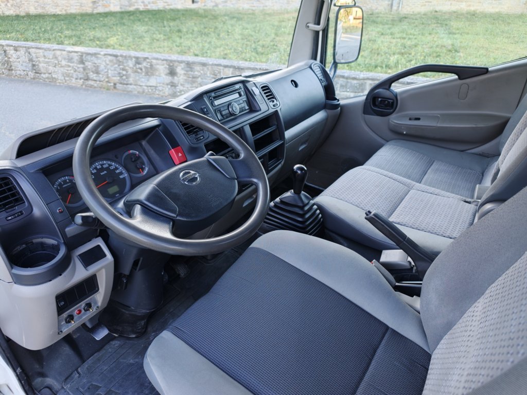 NISSAN CABSTAR 3512 2.5DCI BASCULANTE GRUA 122CV