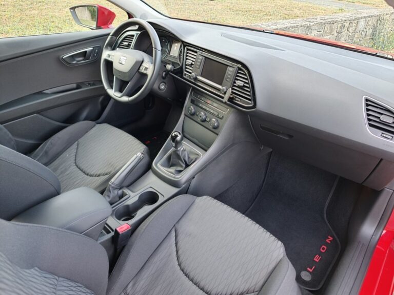 SEAT LEON SC 1.6TDI STYLE  105cv