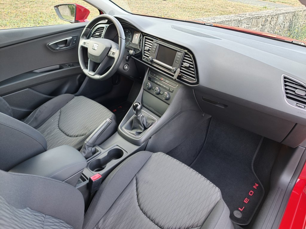 SEAT LEON SC 1.6TDI STYLE  105cv
