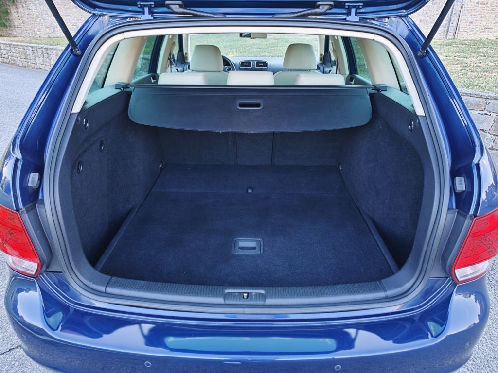 VW GOLF VARIANT 1.6TDI 105cv SPORT
