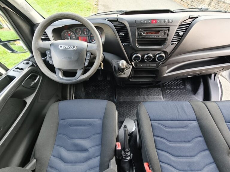 IVECO 35C16 CAJA CABINA + PL-ELE 156cv
