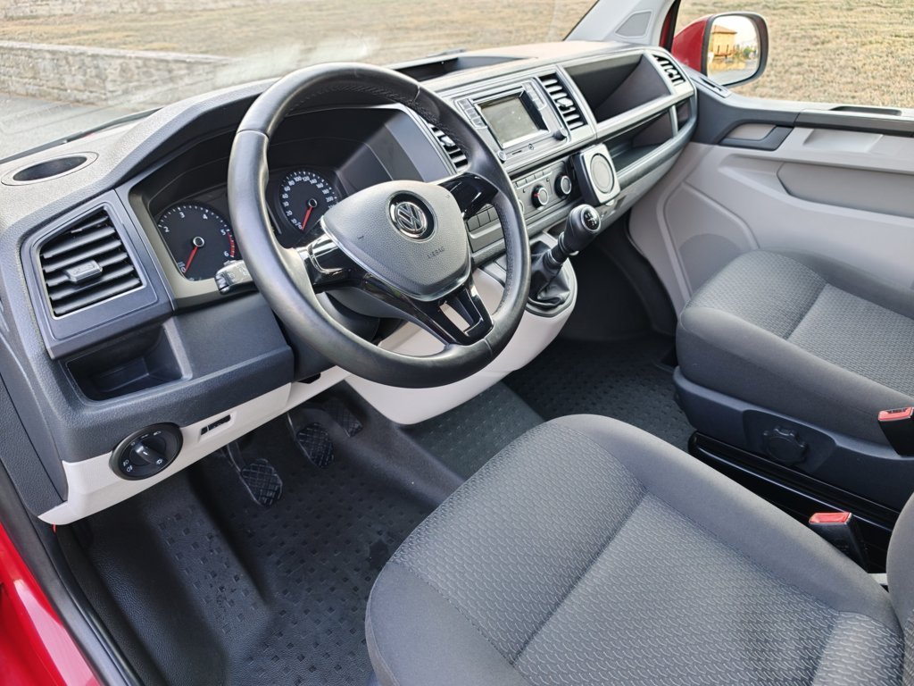VW CARAVELLE KOMBI 2.0TDI TRENDLINE CORTO 102cv