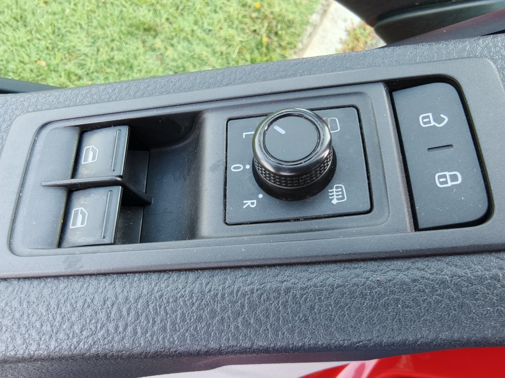 VW CARAVELLE KOMBI 2.0TDI TRENDLINE CORTO 102cv