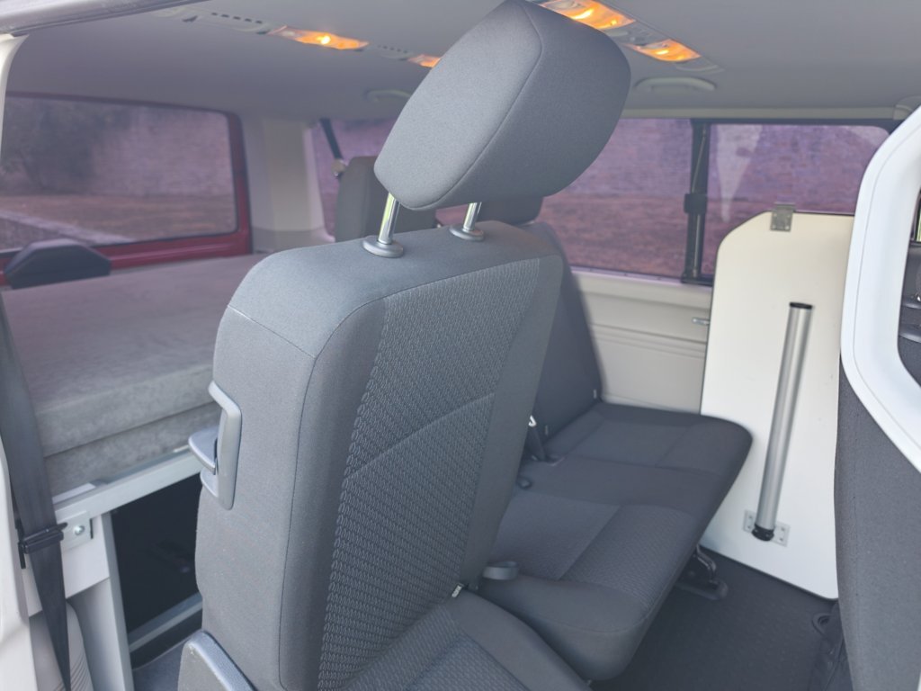 VW CARAVELLE KOMBI 2.0TDI TRENDLINE CORTO 102cv