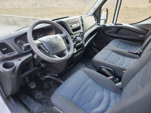 IVECO 35C16 CAJA CABINA + PL-ELE 156cv