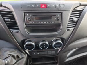 IVECO 35C16 CAJA CABINA + PL-ELE 156cv