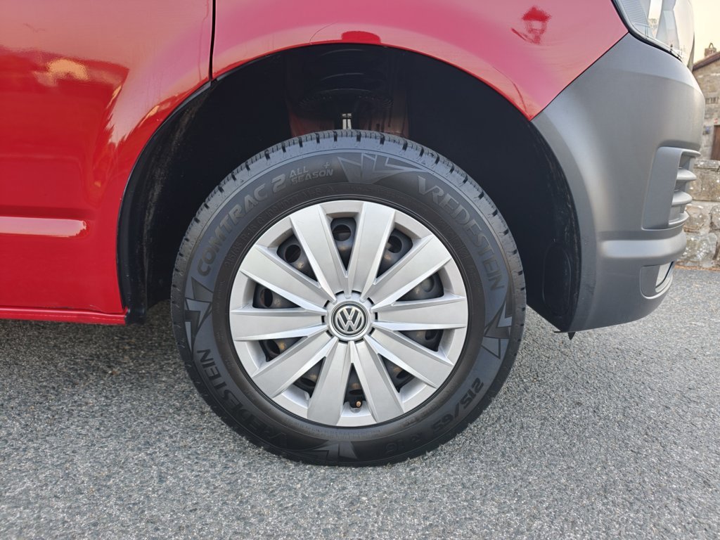 VW CARAVELLE KOMBI 2.0TDI TRENDLINE CORTO 102cv