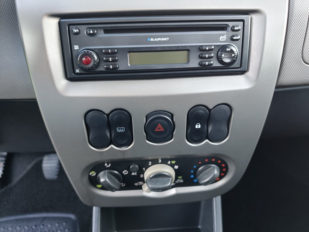 DACIA SANDERO 1.2 BASE A/A 16V 75cv