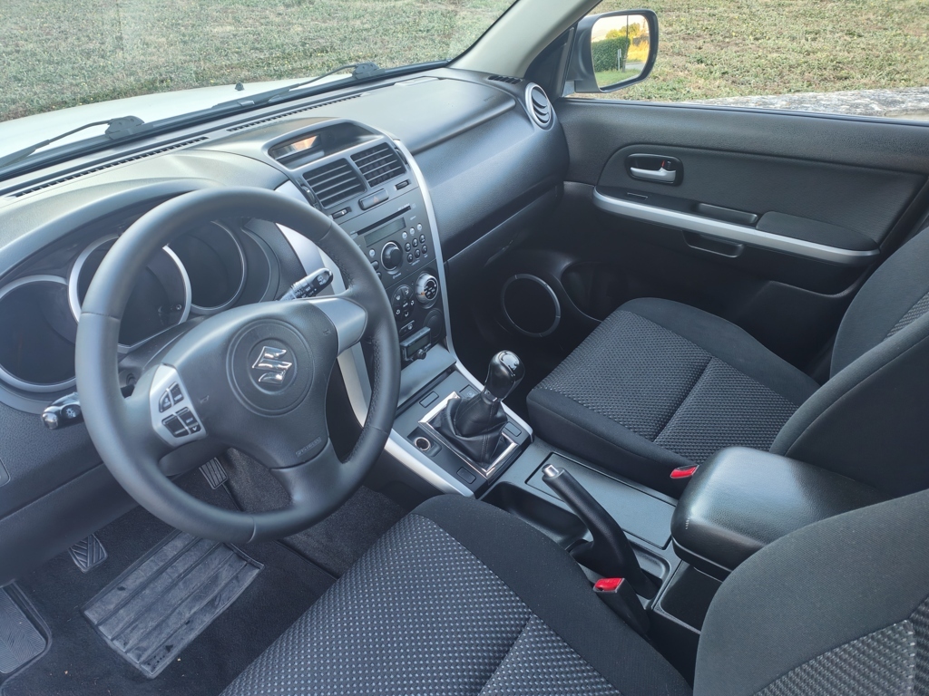 SUZUKI GRAND VITARA 1.9DDIS JLX T-I 5PT 129CV