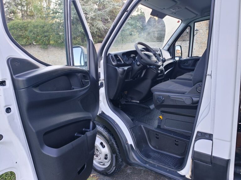 IVECO Daily 35C 15 2.3 3750 CAJA CABINA + PL-ELE 146cv