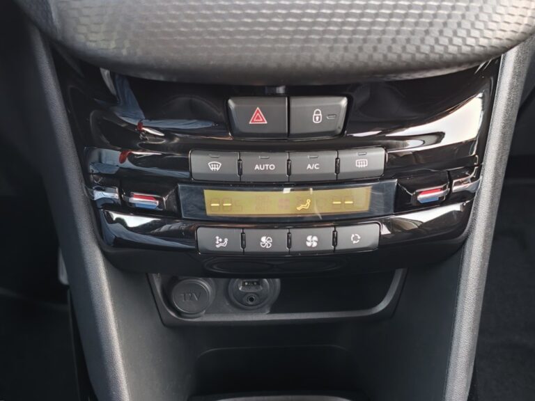 PEUGEOT 2008 1.2PureTech ALLURE 110cv