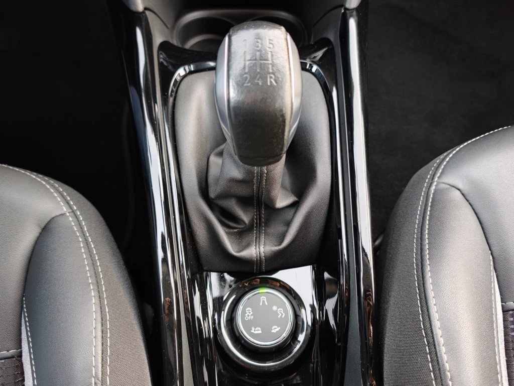PEUGEOT 2008 1.2PureTech ALLURE 110cv