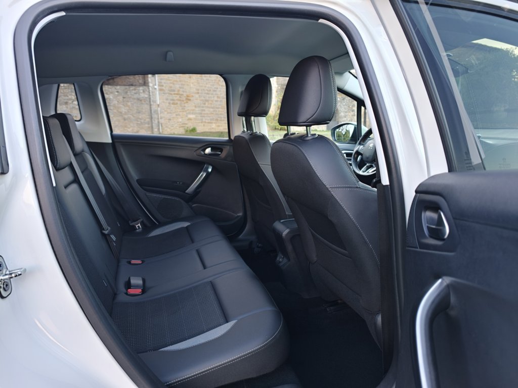 PEUGEOT 2008 1.2PureTech ALLURE 110cv