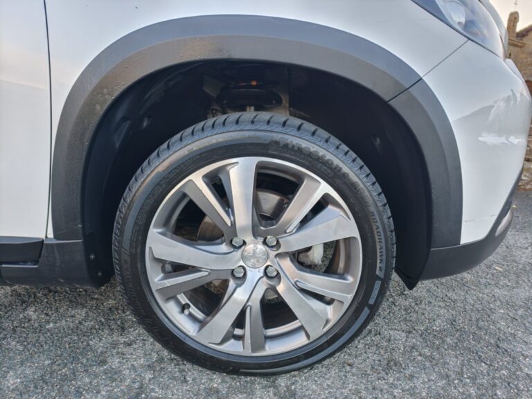 PEUGEOT 2008 1.2PureTech ALLURE 110cv